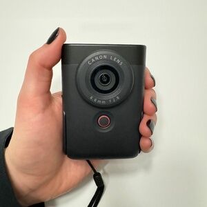 Canon PowerShot V10 Camera for vloggers